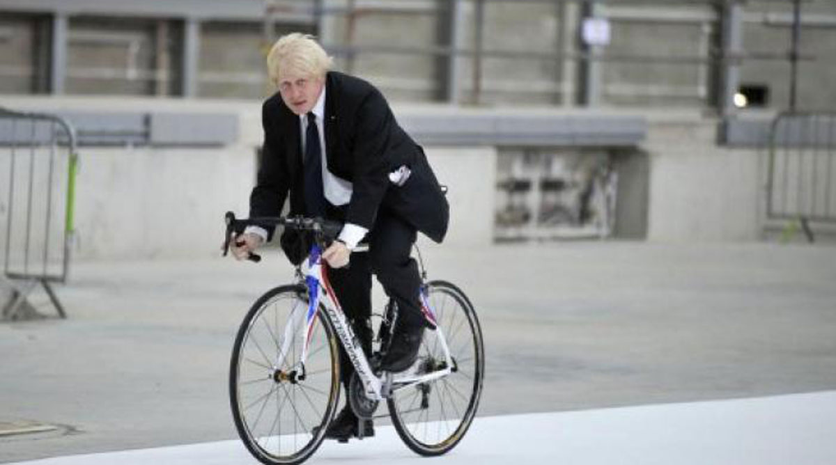 Ездить насколько. Мэр Лондона на велосипеде. Велосипедисты в Лондоне.